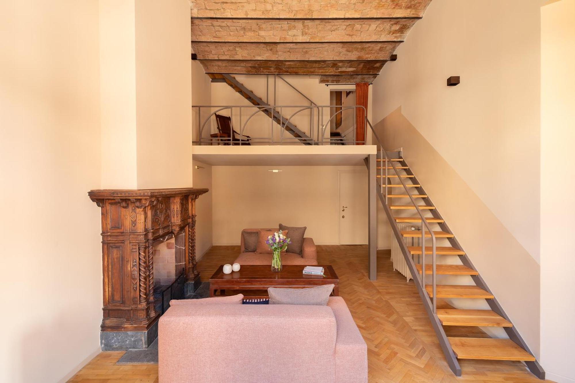 Casa Maestro, A Burghesius * Roma