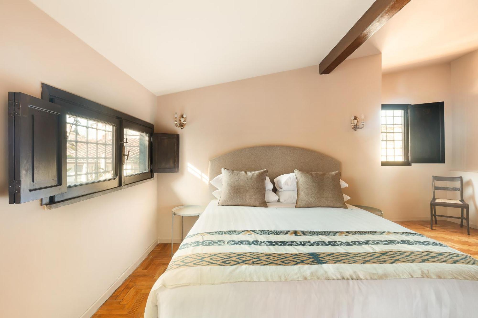 Casa Maestro, A Burghesius Appartamento